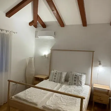 Leonore Mit Beheizbarem Pool בית נופש פורץ