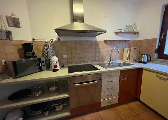 Leonore Mit Beheizbarem Pool Vikendica