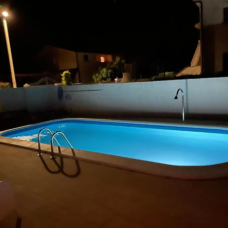 Hébergement de vacances Leonore Mit Beheizbarem Pool